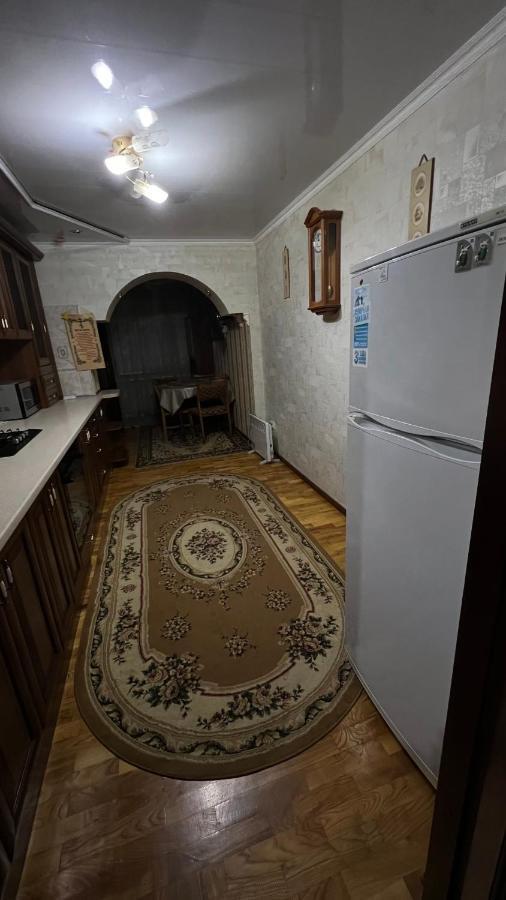 Просторі Та Комфортні Апартаменти «Д.І.М.» Kamianets-Podilskyi Exterior foto